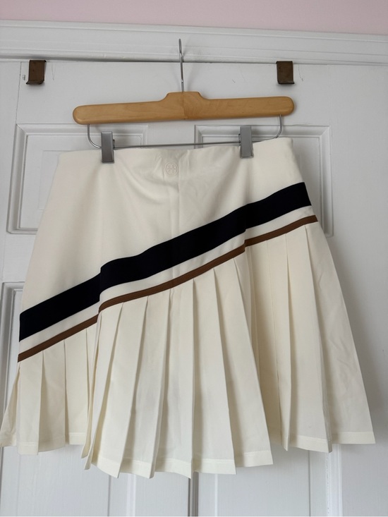 Tory Sport Dresses & Skirts - Tory Burch Sport White Chevron Pleated Tennis Skirt Size Large NWT
